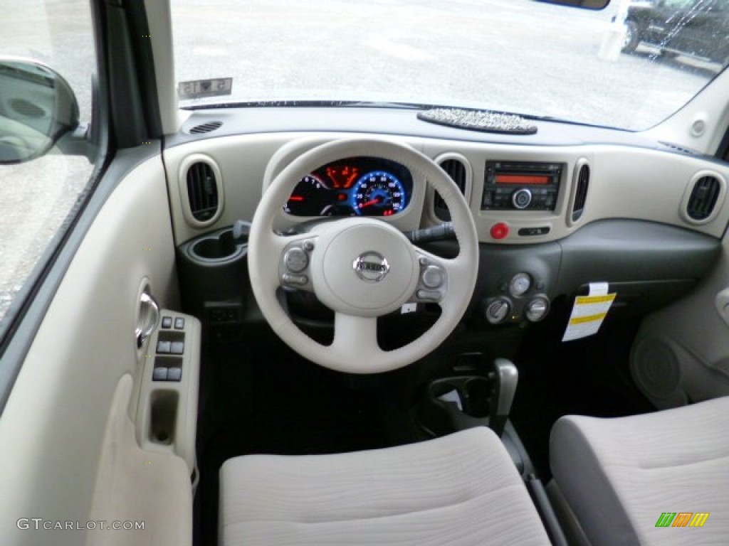 2014 Nissan Cube 1.8 S Black Dashboard Photo #93225440