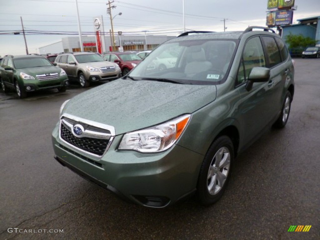 2015 Forester 2.5i Premium - Jasmine Green Metallic / Gray photo #3