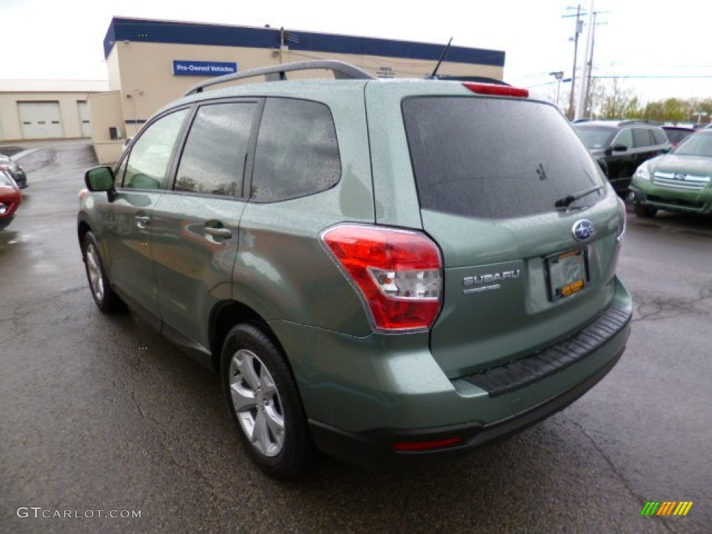 2015 Forester 2.5i Premium - Jasmine Green Metallic / Gray photo #5