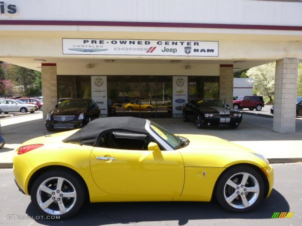 2008 Solstice GXP Roadster - Mean Yellow / Ebony photo #9