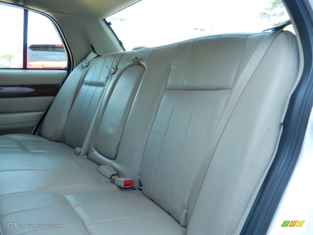 2007 Grand Marquis LS - Vibrant White / Light Camel photo #15