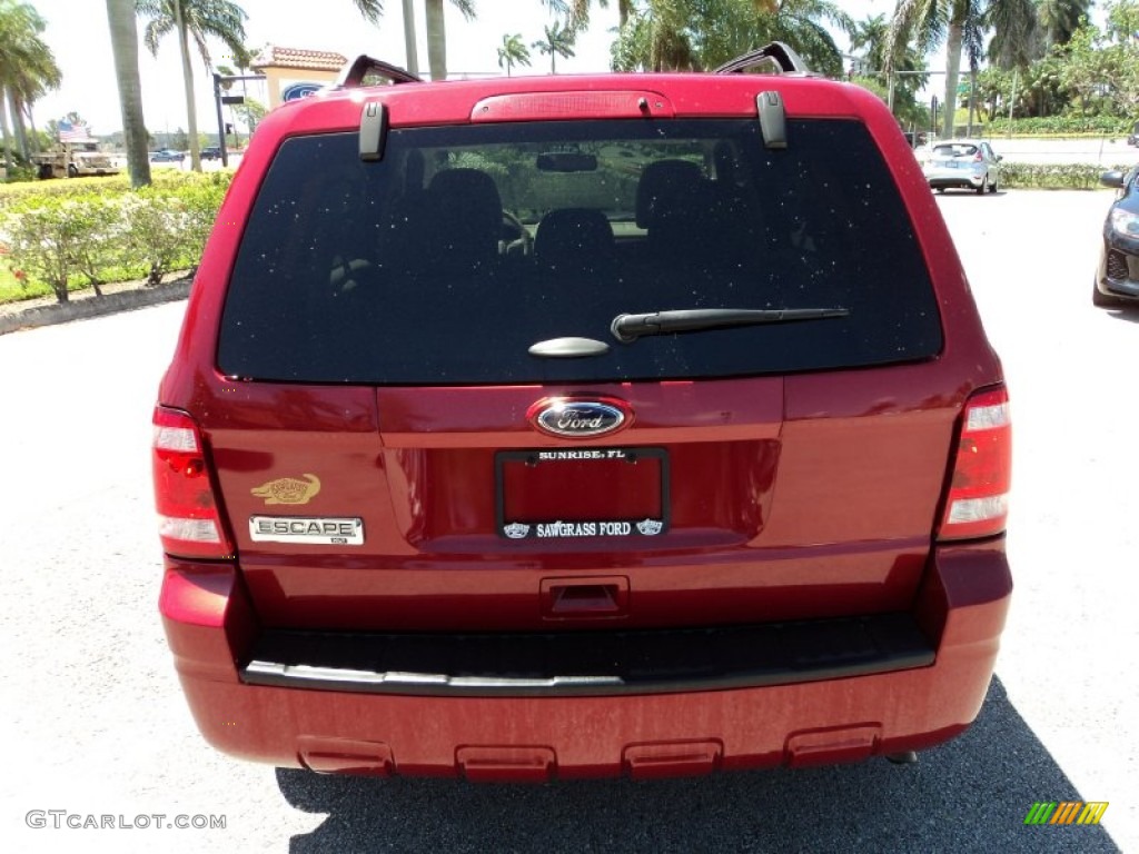 2011 Escape XLT - Sangria Red Metallic / Camel photo #7