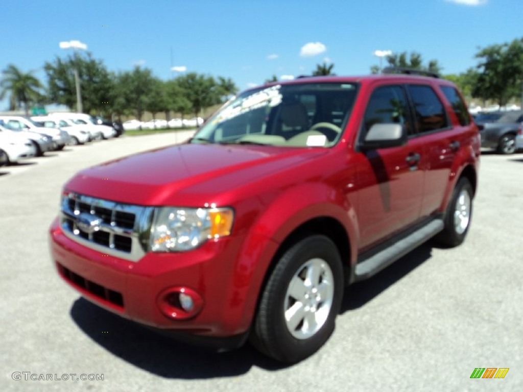 2011 Escape XLT - Sangria Red Metallic / Camel photo #13