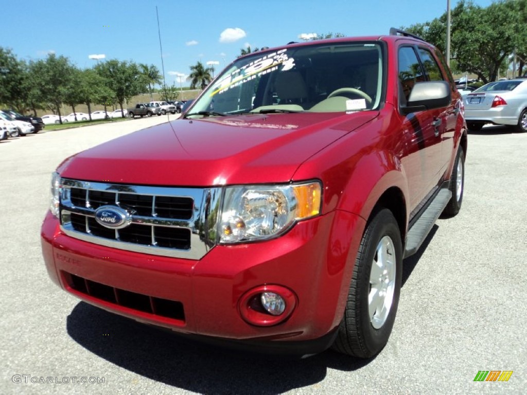 2011 Escape XLT - Sangria Red Metallic / Camel photo #14