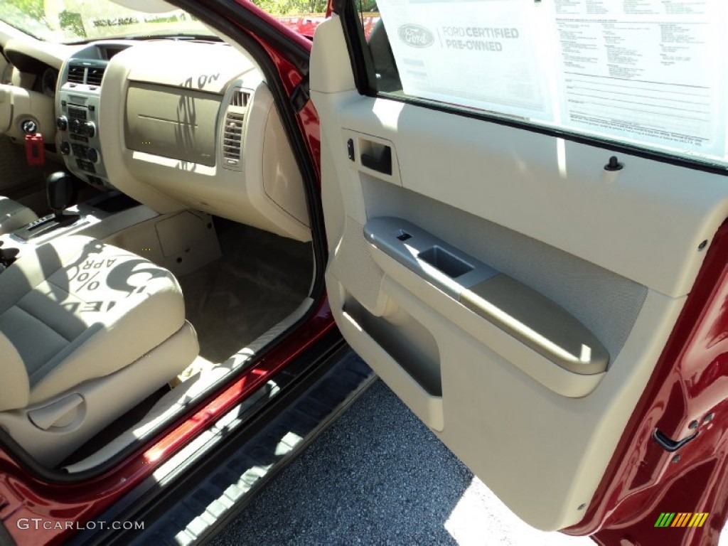 2011 Escape XLT - Sangria Red Metallic / Camel photo #20