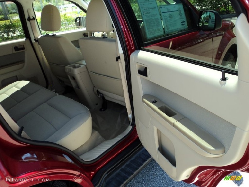 2011 Escape XLT - Sangria Red Metallic / Camel photo #22