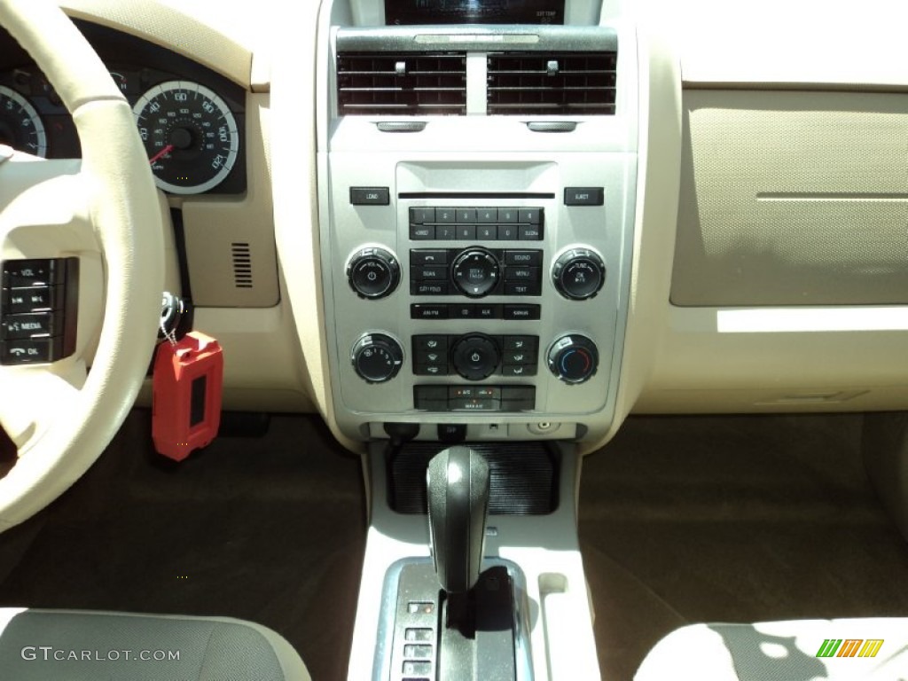 2011 Escape XLT - Sangria Red Metallic / Camel photo #26