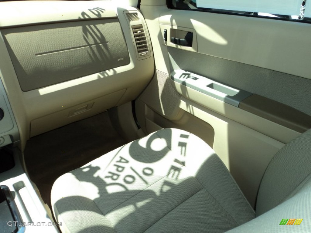 2011 Escape XLT - Sangria Red Metallic / Camel photo #27