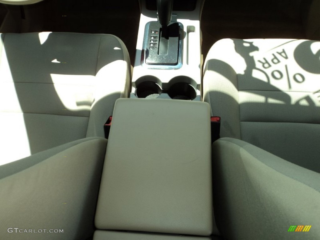 2011 Escape XLT - Sangria Red Metallic / Camel photo #28