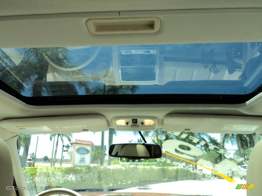 2011 Escape XLT - Sangria Red Metallic / Camel photo #29