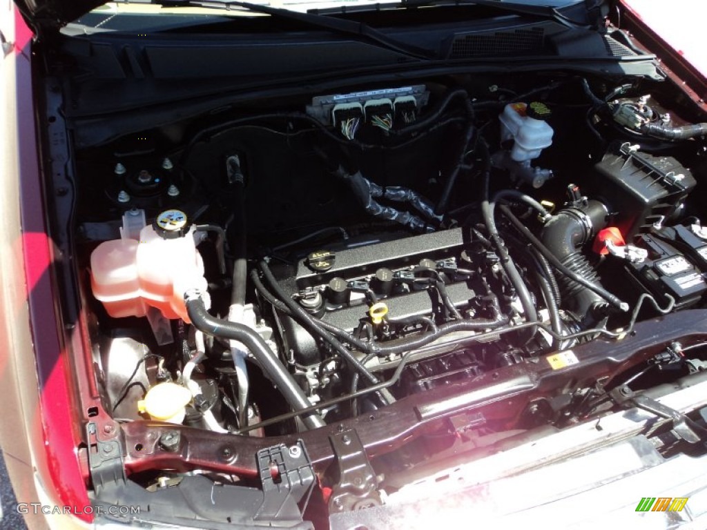 2011 Escape XLT - Sangria Red Metallic / Camel photo #30