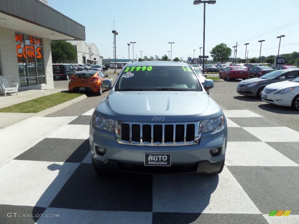 2013 Grand Cherokee Laredo - Winter Chill Pearl / Dark Graystone/Medium Graystone photo #2