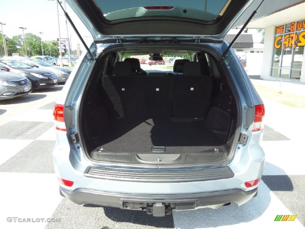 2013 Grand Cherokee Laredo - Winter Chill Pearl / Dark Graystone/Medium Graystone photo #5