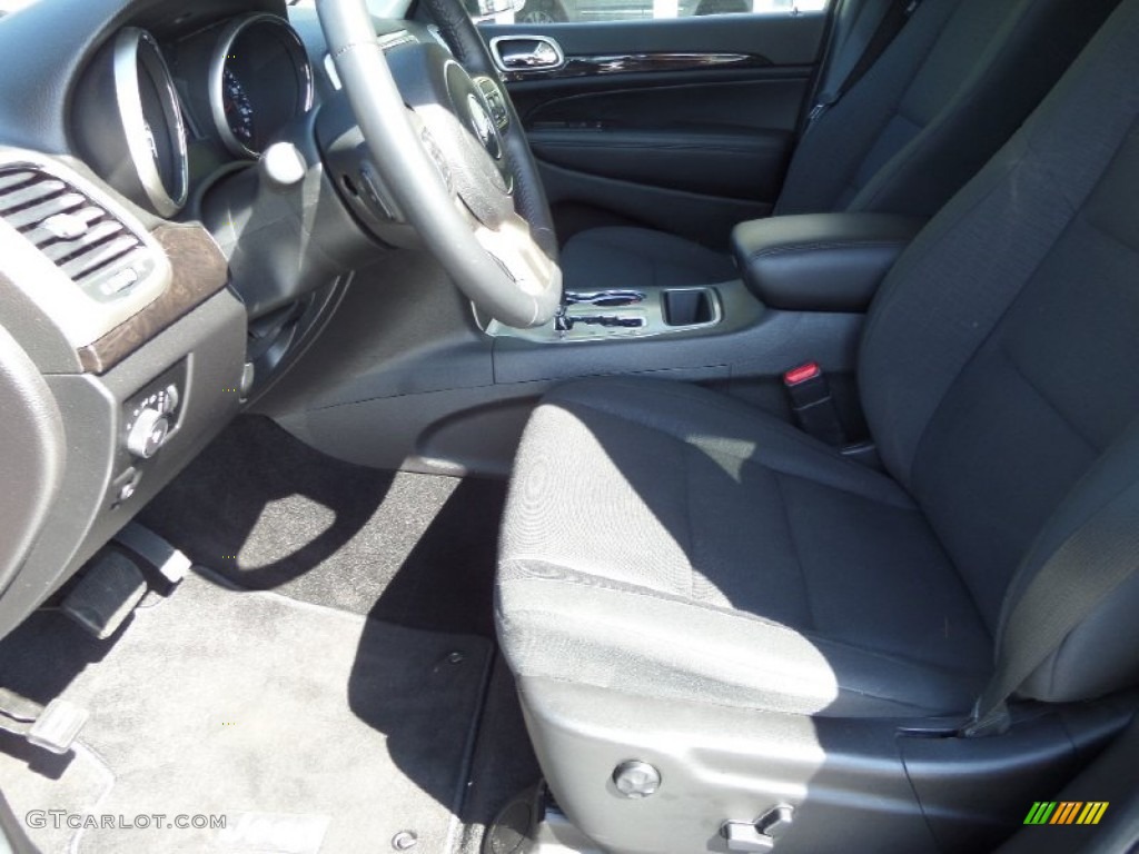 2013 Grand Cherokee Laredo - Winter Chill Pearl / Dark Graystone/Medium Graystone photo #10