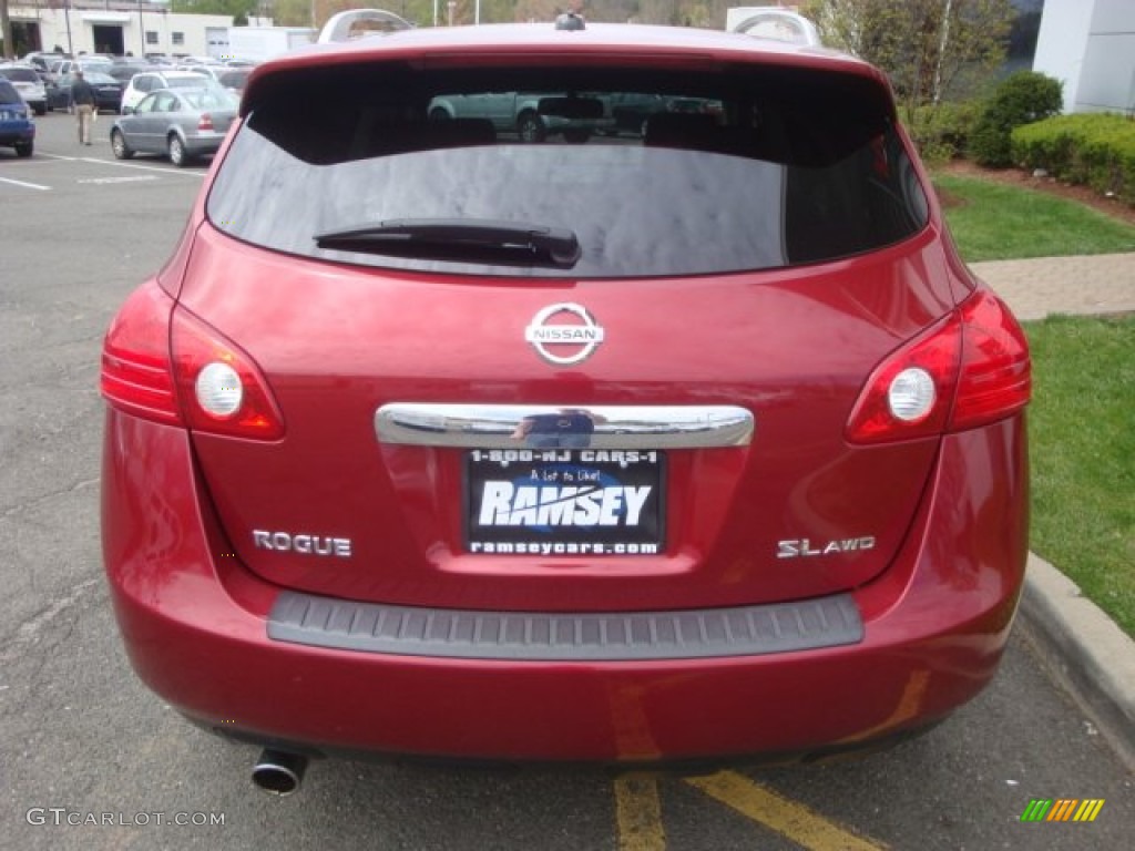 2011 Rogue SV AWD - Cayenne Red / Black photo #6