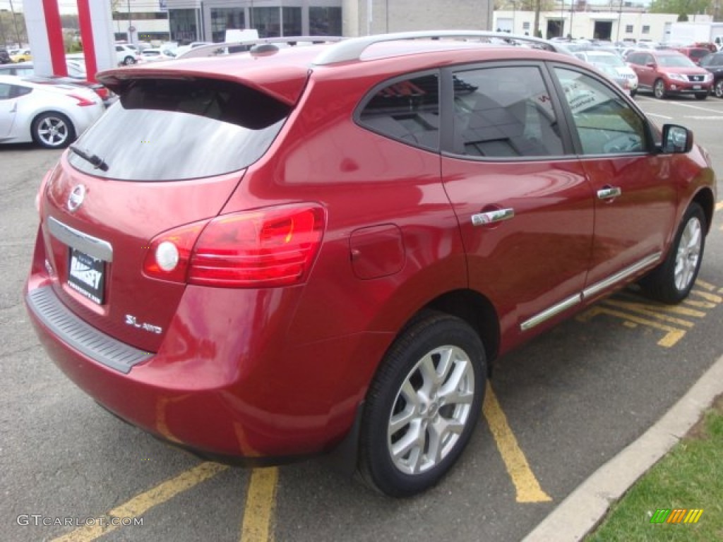 2011 Rogue SV AWD - Cayenne Red / Black photo #7