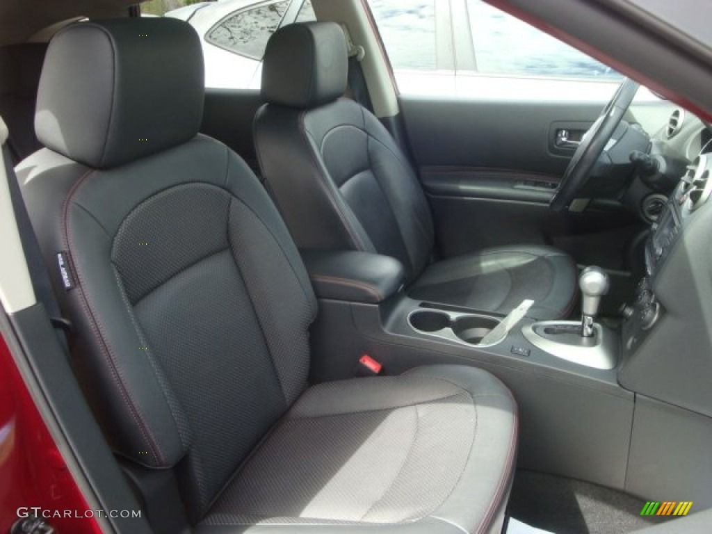 2011 Rogue SV AWD - Cayenne Red / Black photo #17