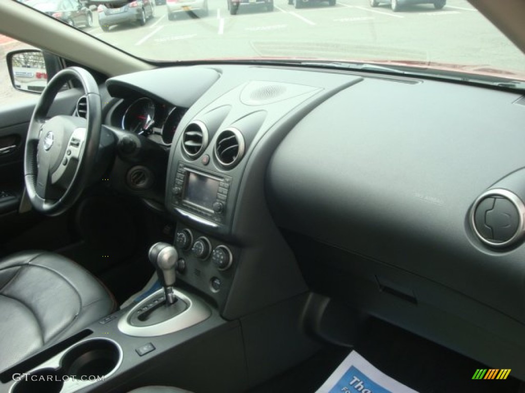 2011 Rogue SV AWD - Cayenne Red / Black photo #18