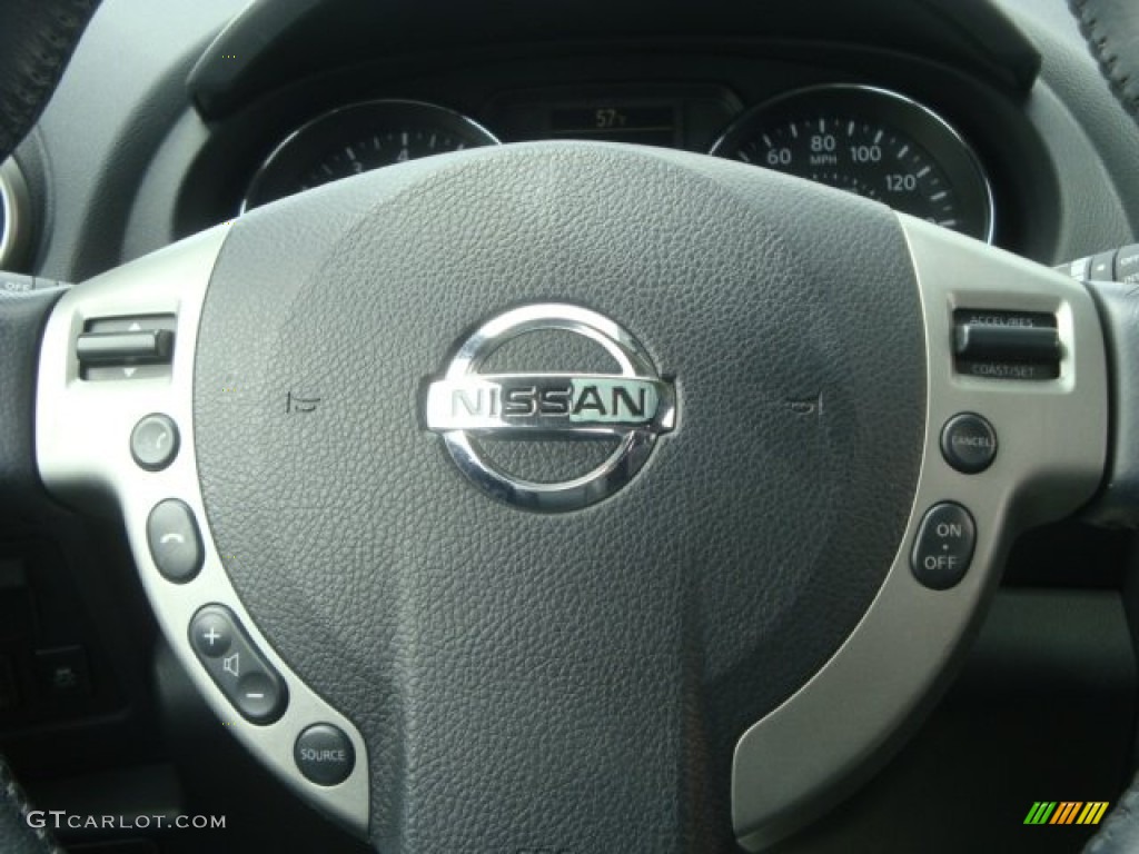 2011 Rogue SV AWD - Cayenne Red / Black photo #20