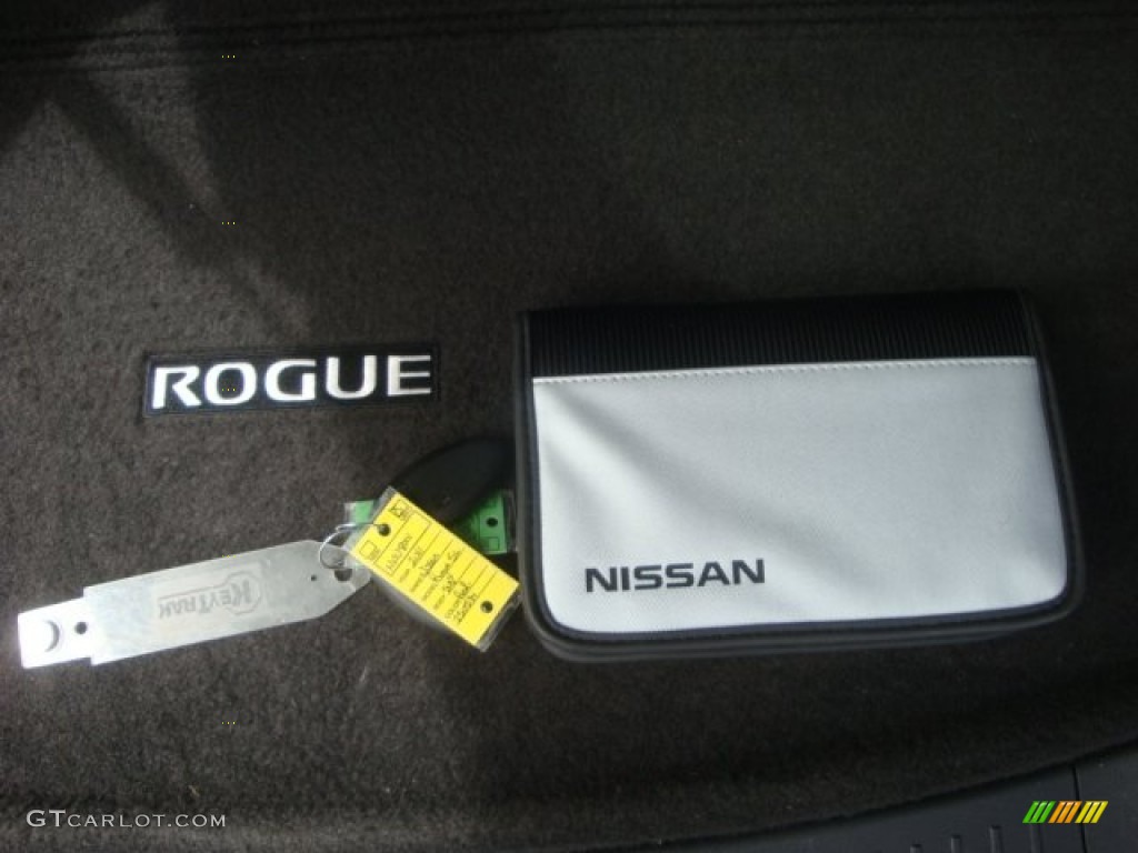 2011 Rogue SV AWD - Cayenne Red / Black photo #26