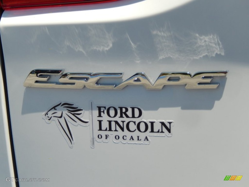 2014 Escape S - Oxford White / Charcoal Black photo #4