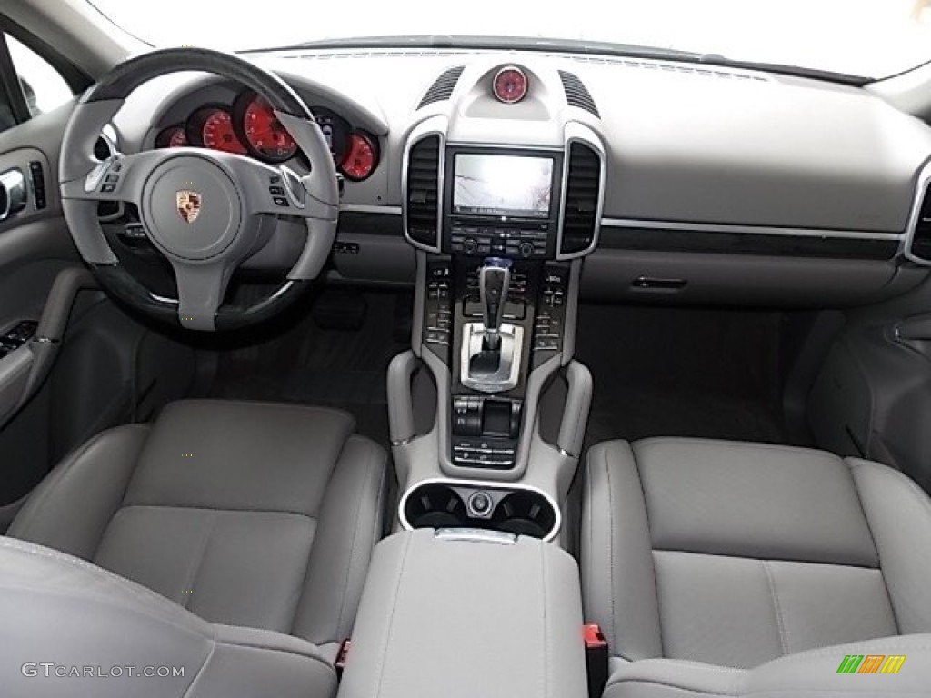 2013 Porsche Cayenne Standard Cayenne Model Platinum Grey Dashboard Photo #93253211