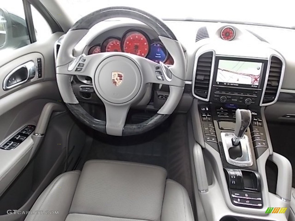 2013 Porsche Cayenne Standard Cayenne Model Platinum Grey Dashboard Photo #93253430