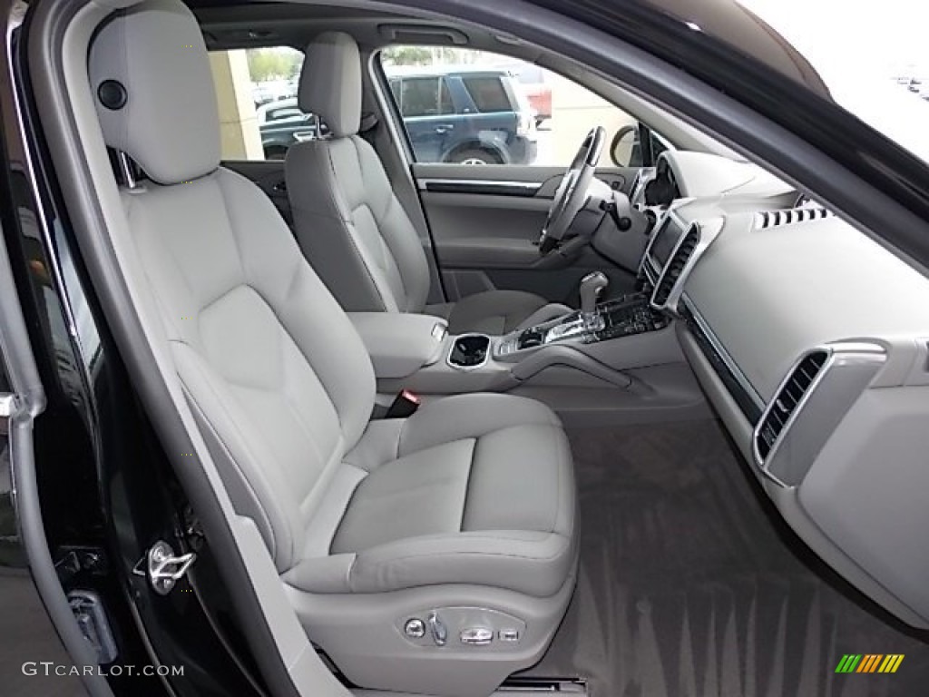 2013 Porsche Cayenne Standard Cayenne Model Front Seat Photo #93253550