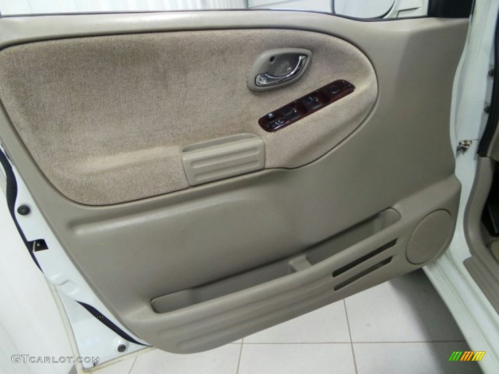 2005 XL7 LX 4WD - White Pearl / Beige photo #13