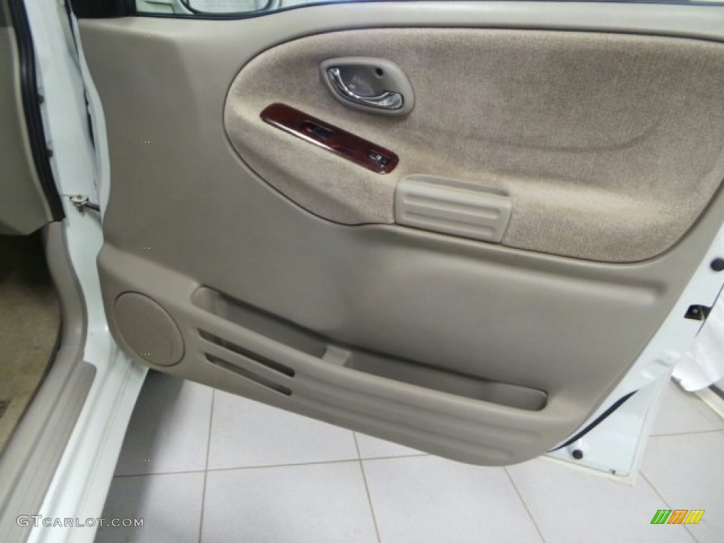 2005 XL7 LX 4WD - White Pearl / Beige photo #16