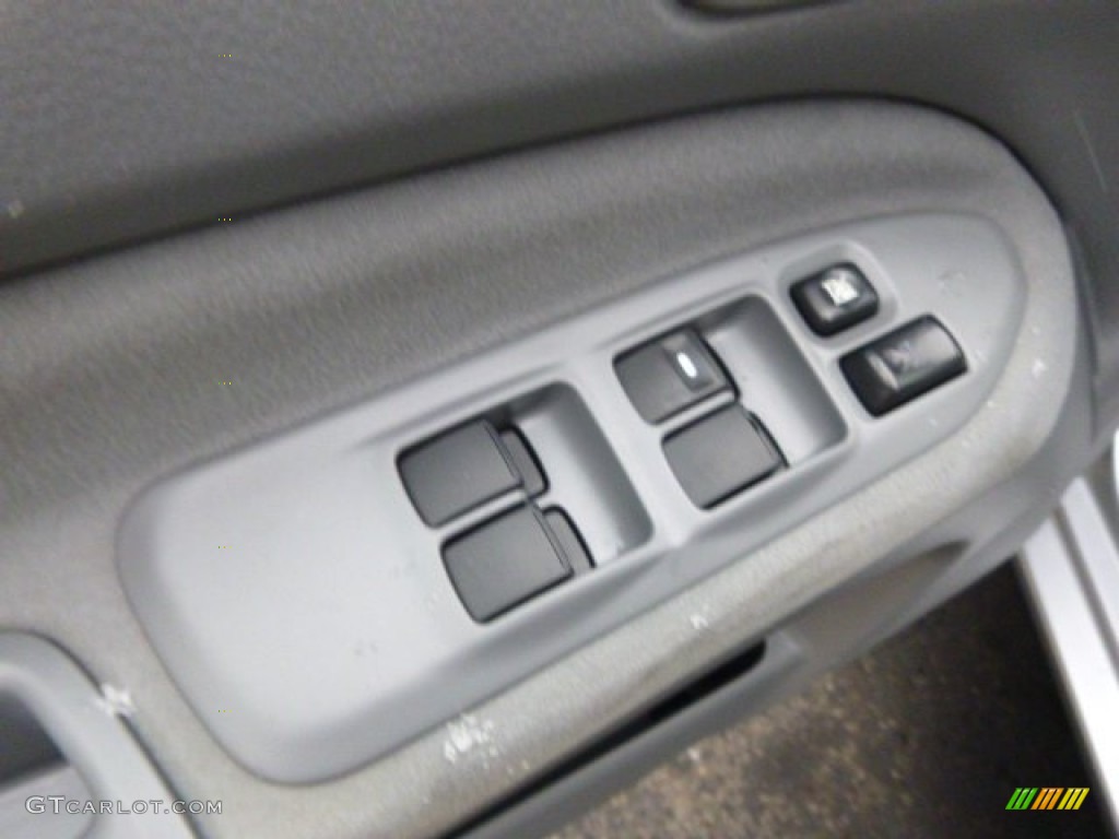 2004 Lancer ES - Cool Silver Metallic / Gray photo #15