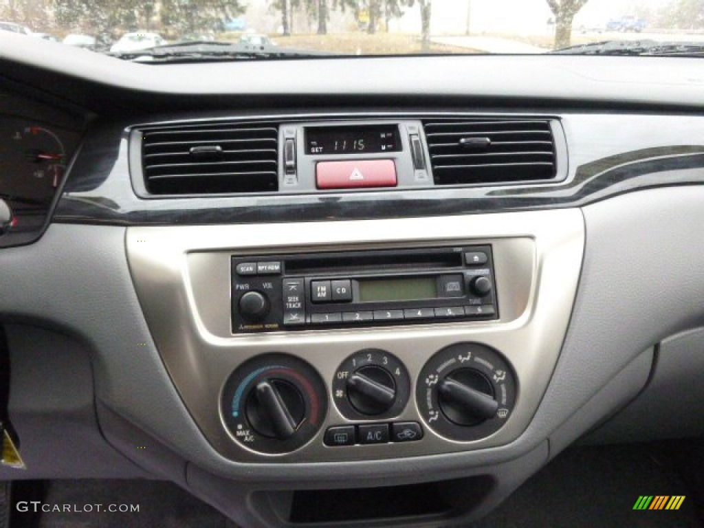 2004 Lancer ES - Cool Silver Metallic / Gray photo #16