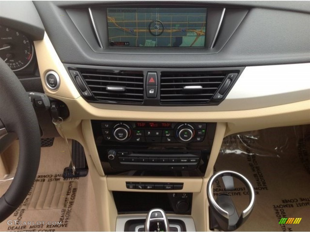 2015 BMW X1 sDrive28i Controls Photo #93279548