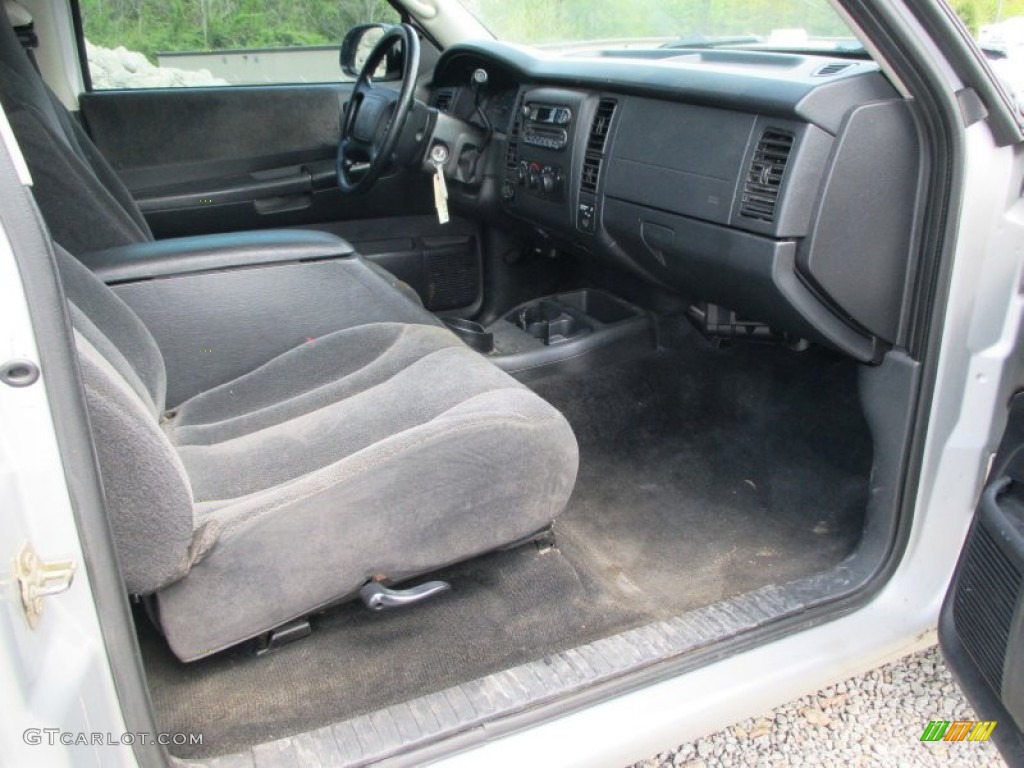 2004 Dakota SLT Club Cab 4x4 - Bright Silver Metallic / Dark Slate Gray photo #21