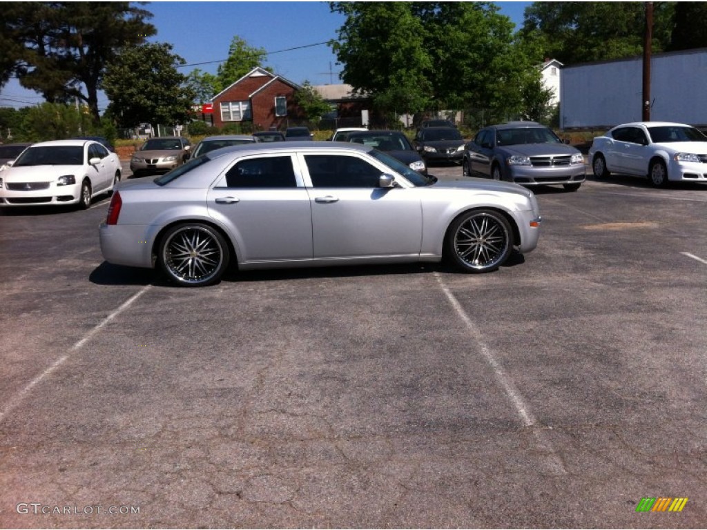 2005 300  - Bright Silver Metallic / Dark Slate Gray/Medium Slate Gray photo #4