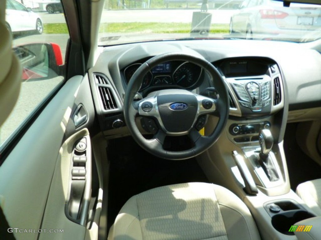 2012 Focus SEL 5-Door - Race Red / Stone photo #15