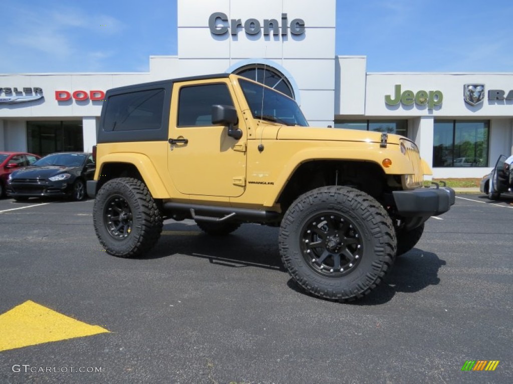 2014 Wrangler Sahara 4x4 - Dune / Black/Dark Saddle photo #1