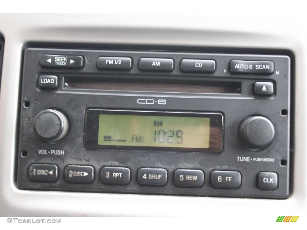 2005 Ford Escape XLT Audio System Photos