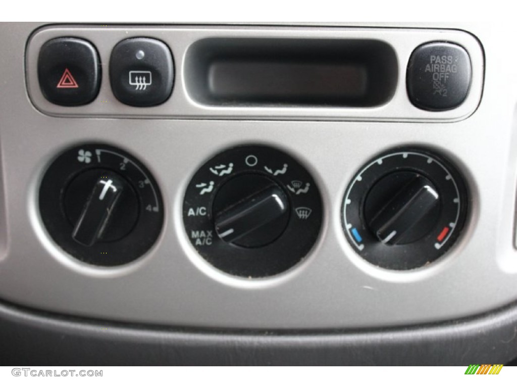 2005 Ford Escape XLT Controls Photo #93322243