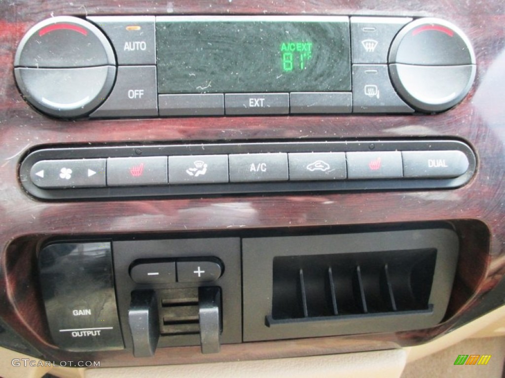 2008 F350 Super Duty Lariat Crew Cab 4x4 Dually - Forest Green Metallic / Camel photo #11