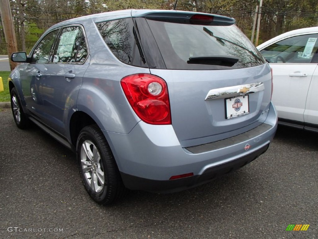 2014 Equinox LS - Silver Topaz Metallic / Light Titanium/Jet Black photo #2