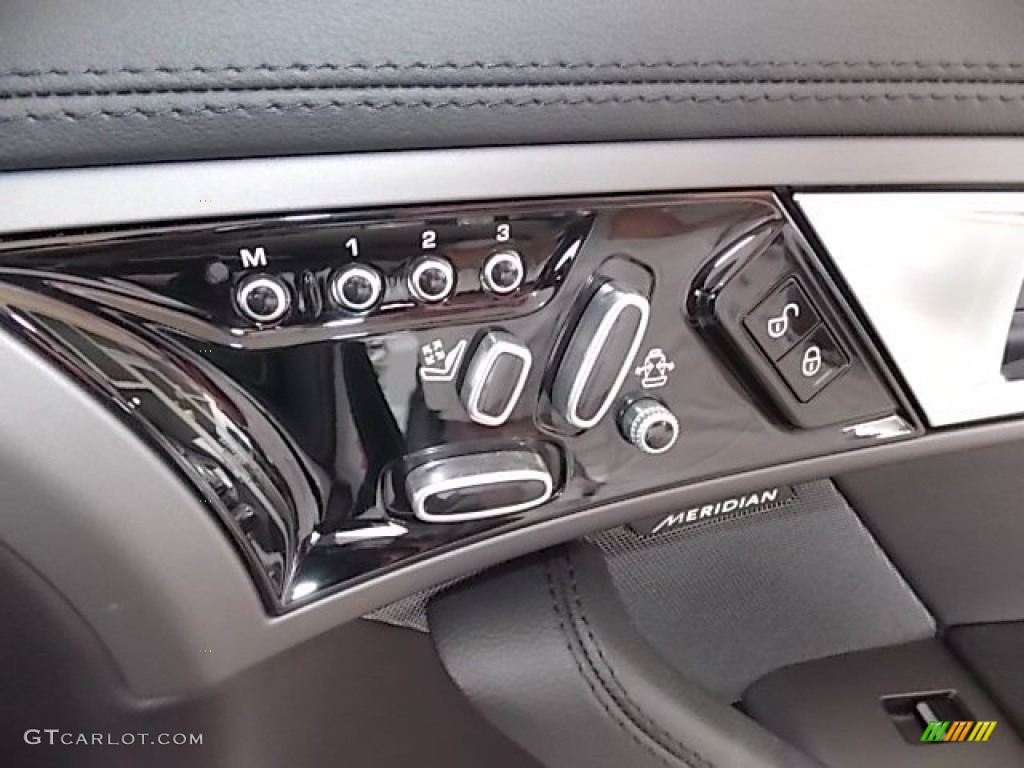 2014 Jaguar F-TYPE V8 S Controls Photo #93341417