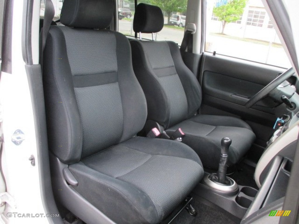 2006 xB  - Polar White / Dark Charcoal photo #17