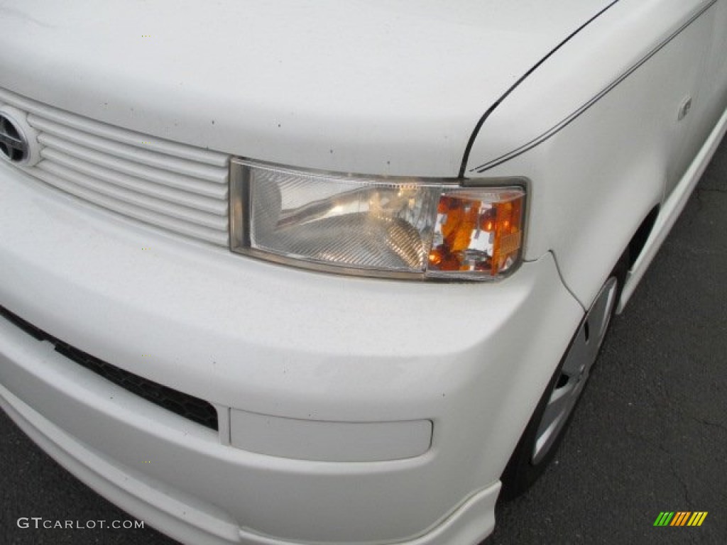2006 xB  - Polar White / Dark Charcoal photo #27