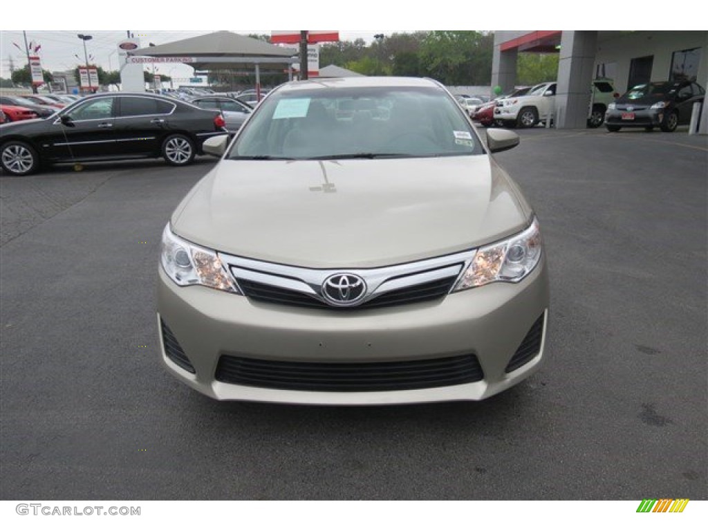 2014 Camry LE - Champagne Mica / Ivory photo #2