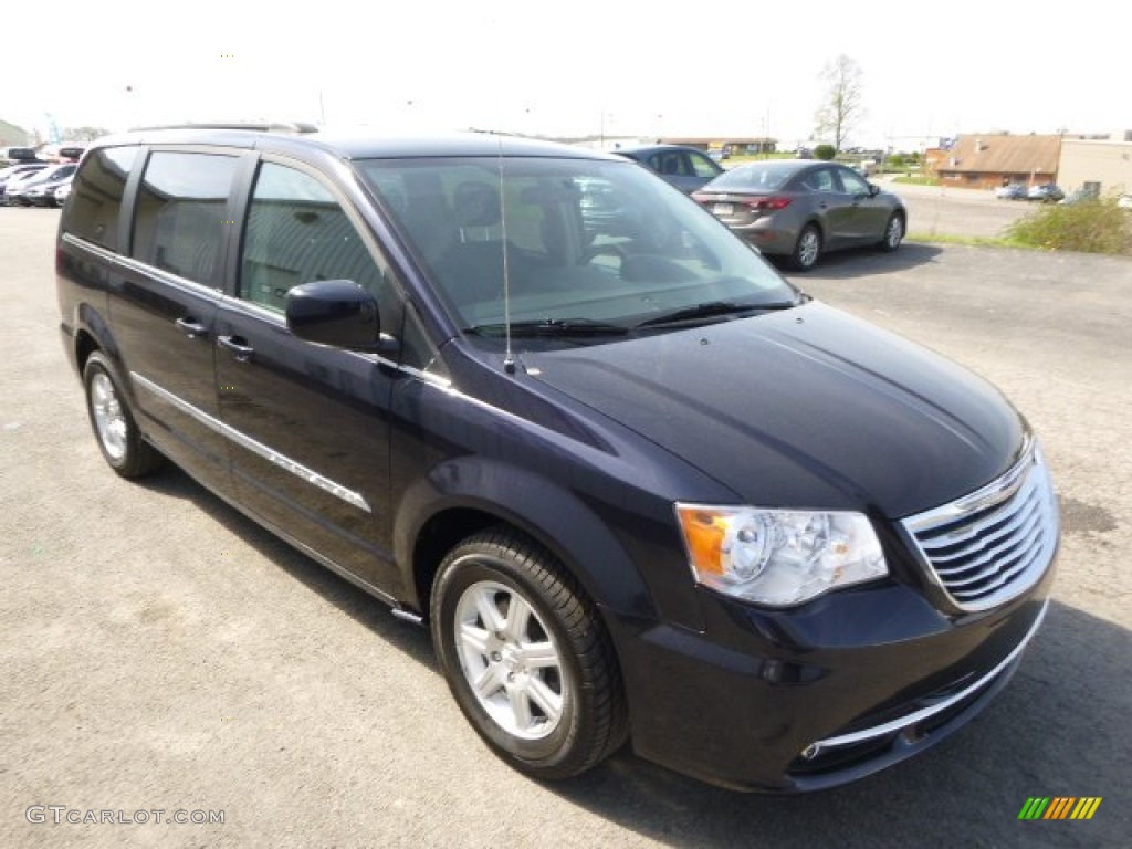 2011 Town & Country Touring - Blackberry Pearl / Black/Light Graystone photo #4