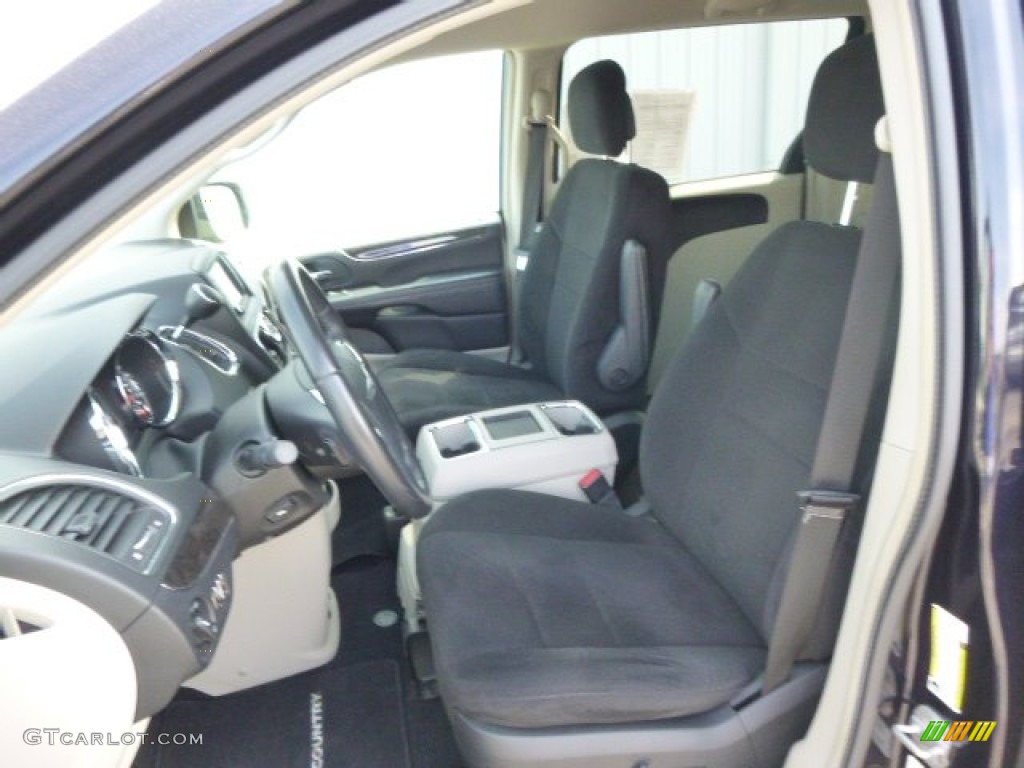 2011 Town & Country Touring - Blackberry Pearl / Black/Light Graystone photo #11