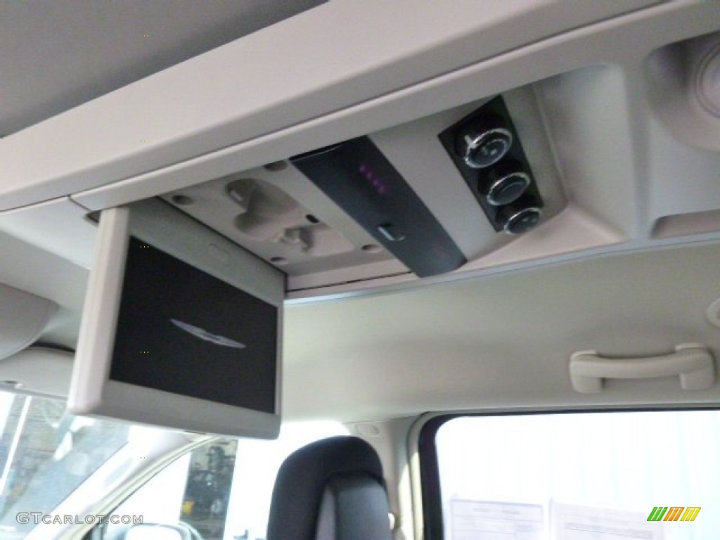 2011 Town & Country Touring - Blackberry Pearl / Black/Light Graystone photo #18