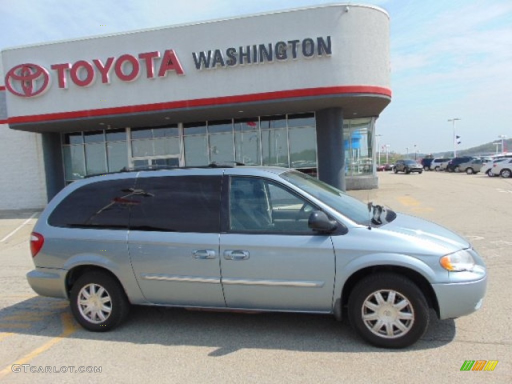 2006 Town & Country Touring - Butane Blue Pearl / Medium Slate Gray photo #2