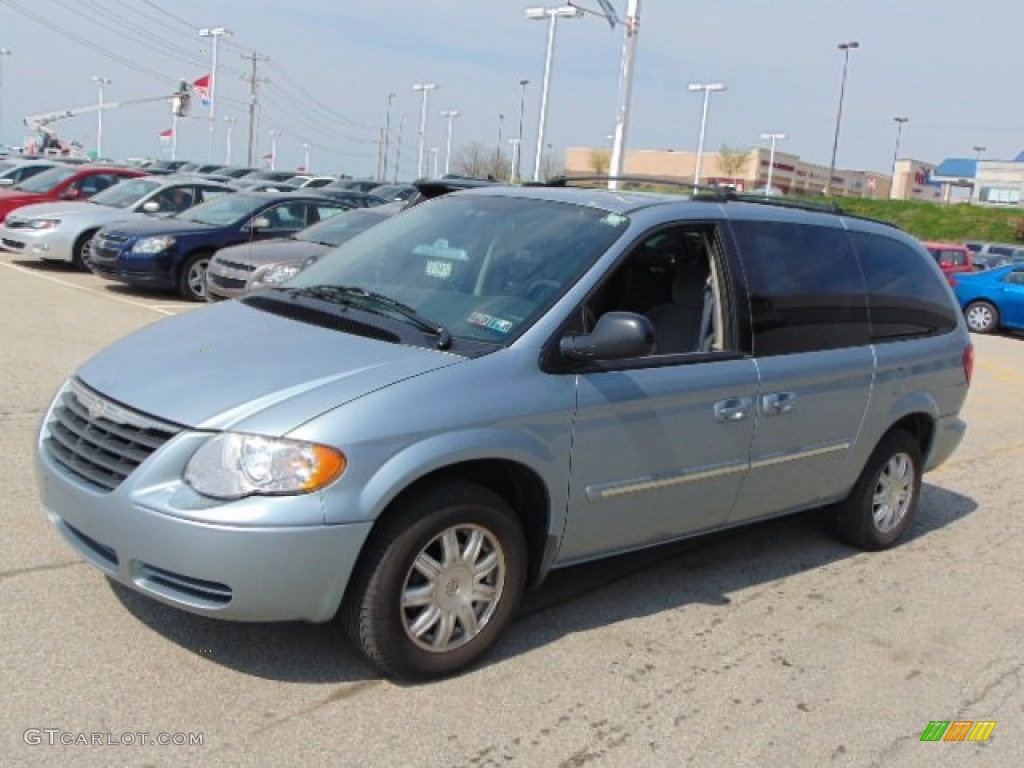 2006 Town & Country Touring - Butane Blue Pearl / Medium Slate Gray photo #5